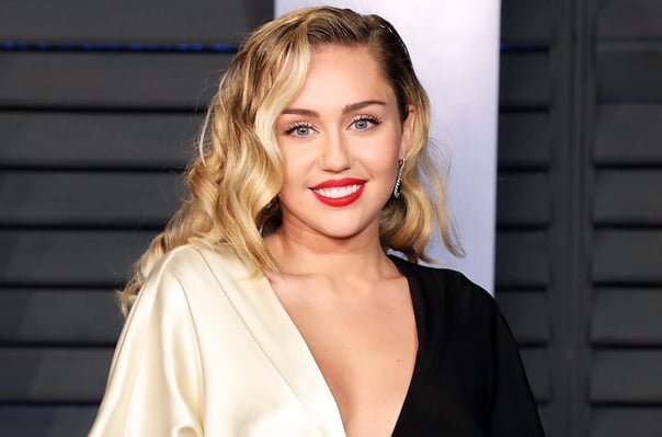miley-cyrus-vf-2-2018-billboard-1548-1024x677