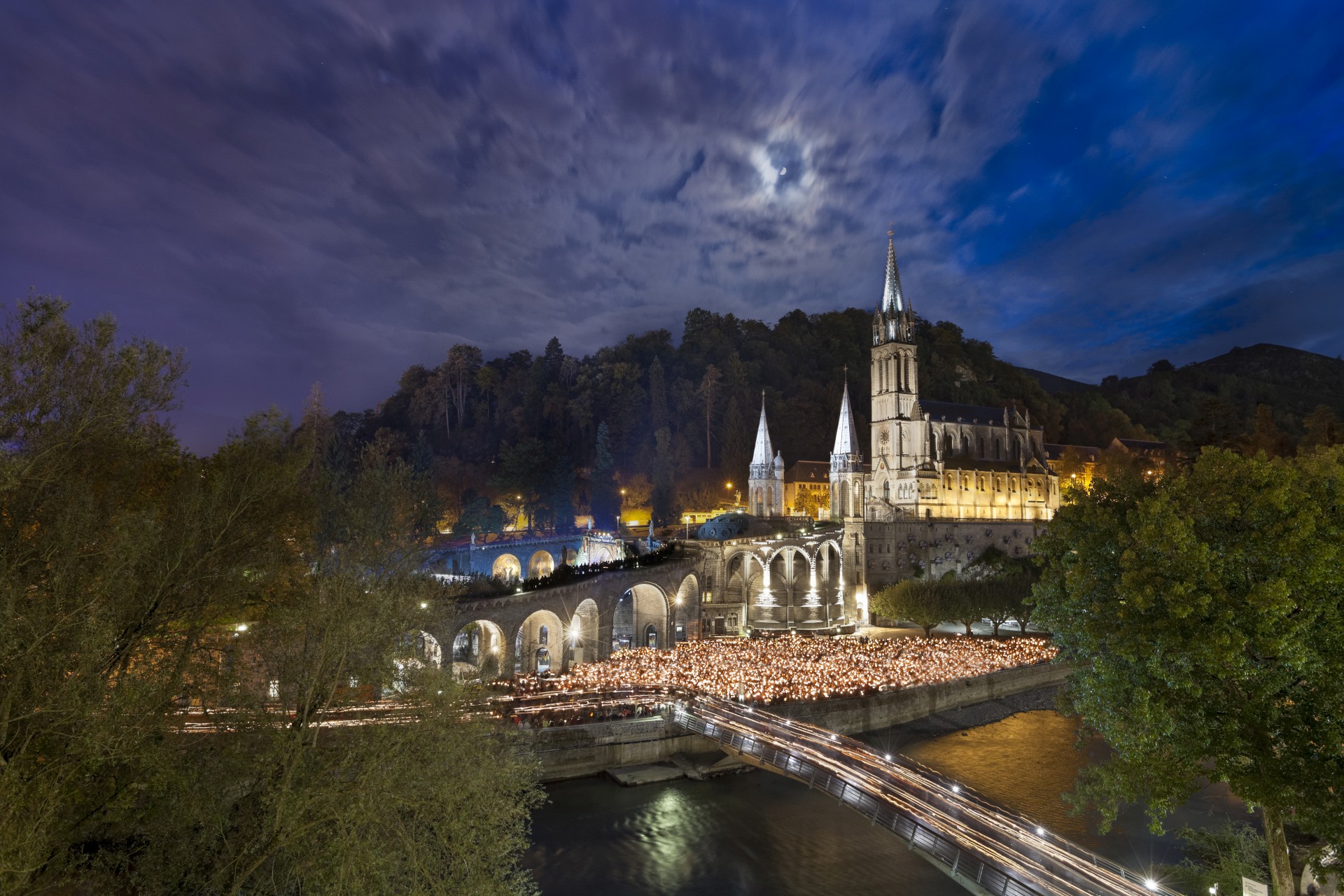 Lourdes-basilica-pilgrimage-shrines-of-europe
