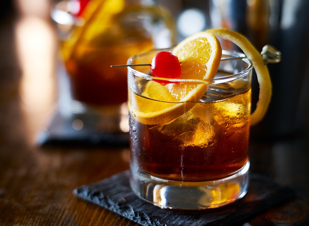 old-fashioned-cocktail
