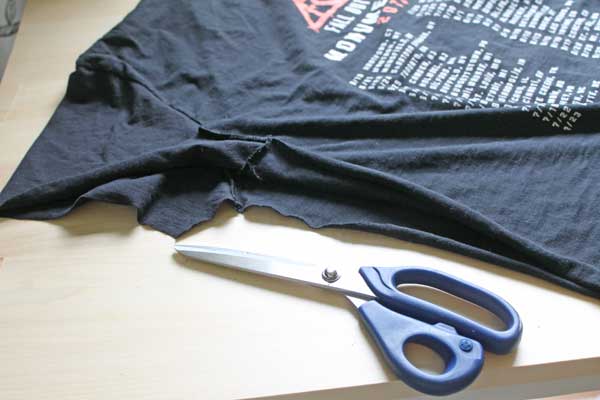 Upcycling old t-shirts to make it bigger.